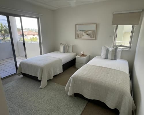 caloundra-2-bedroom-holiday-accommodation(1)